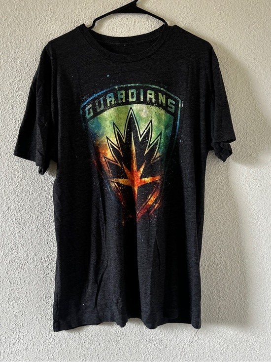 Tops - Bold Guardians Graphic T-shirt Comic Con tee. M/L Gray Unisex
